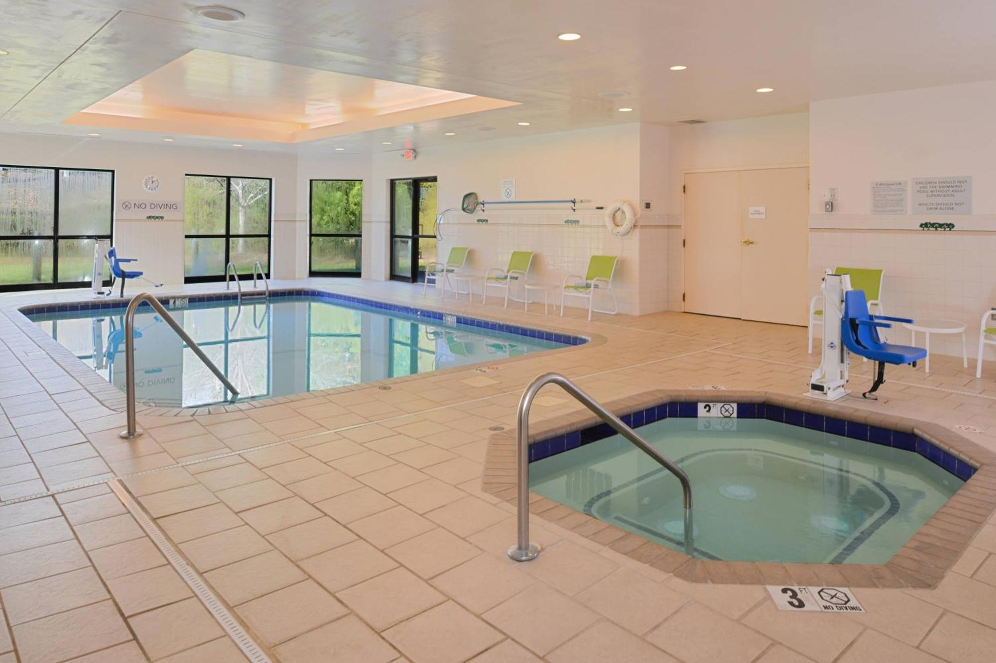 Courtyard By Marriott Charlotte Gastonia Hotel Exterior photo