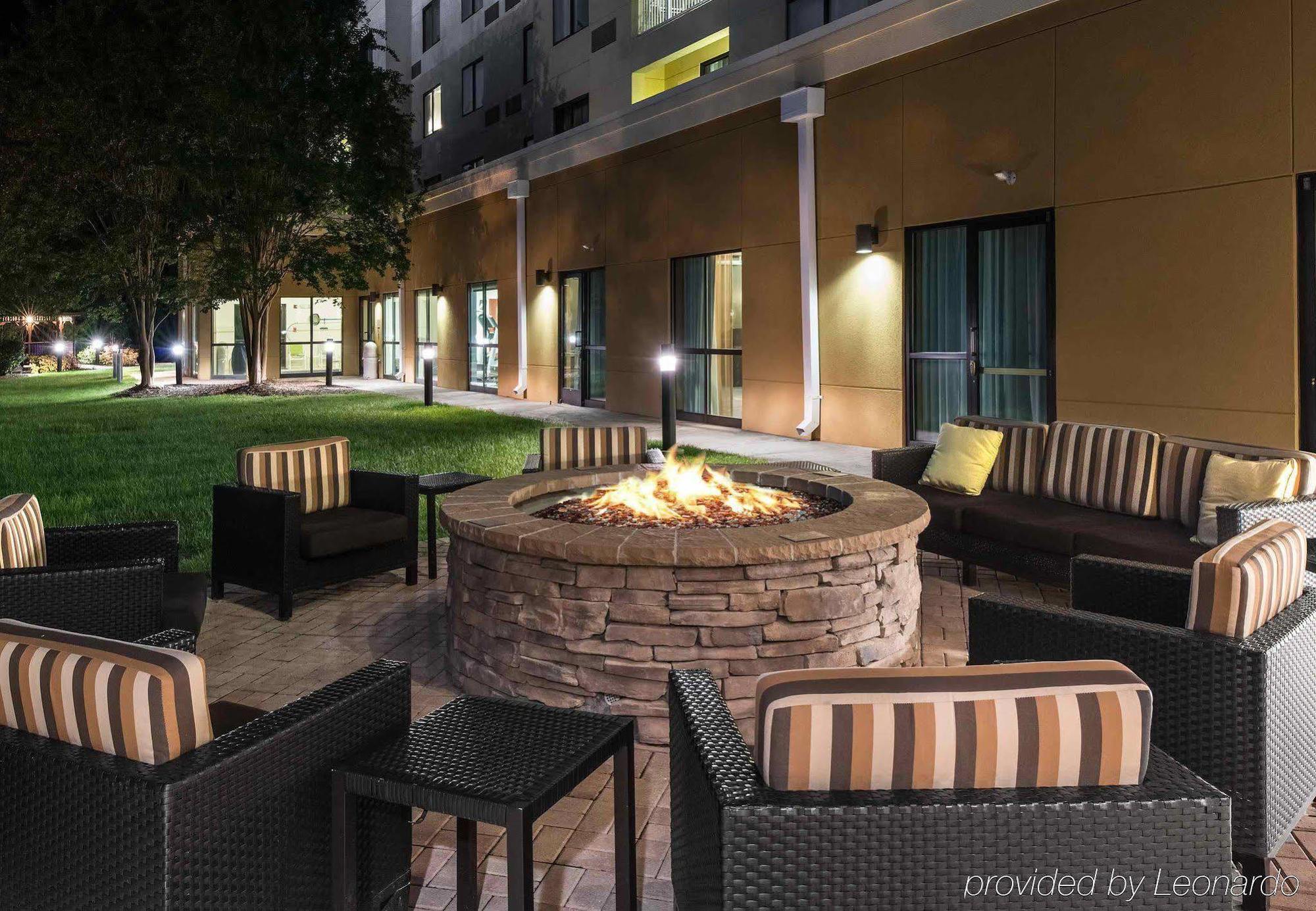 Courtyard By Marriott Charlotte Gastonia Hotel Exterior photo